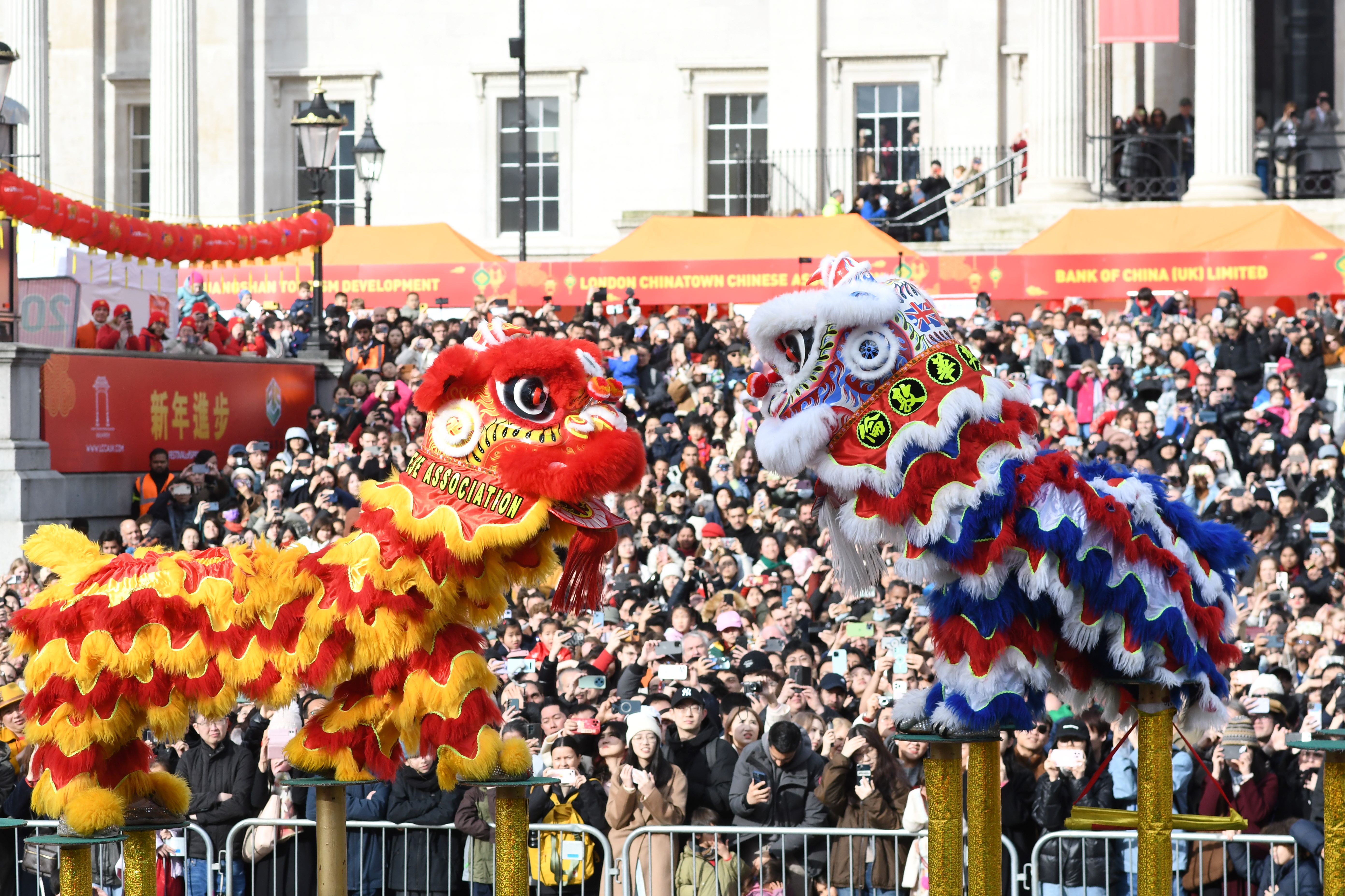 Dragon Dance at Trafalgar Square by Calvin Luo